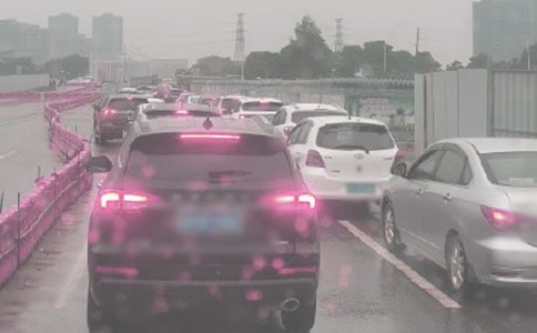 堵车上班迟到检讨书8篇
