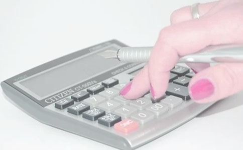 ���ϱ��ո����˻����˵��ķ��ż���ѯ����