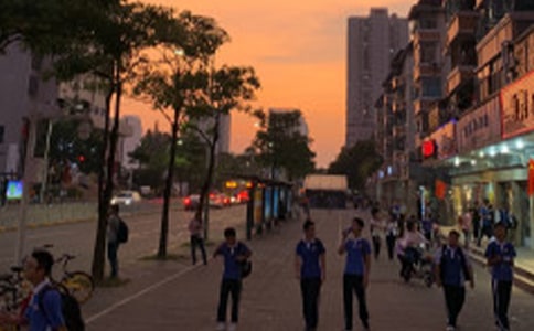 关于初中学生个性评语模板参考大全50句