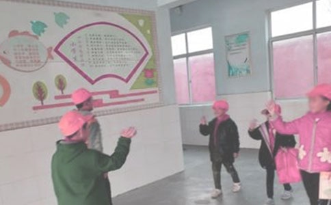 打招呼看出人之性情作文400字