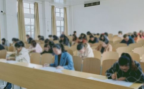 �������׼����鷶��2000��