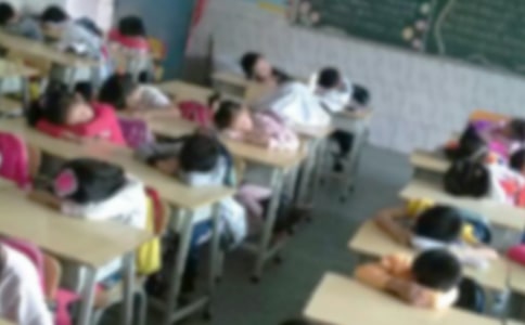 午休足球大作战的主题作文