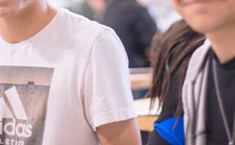 �۶�����ѧ��������600��